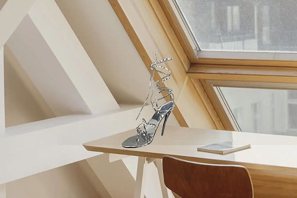 Stainless Steel High-Heeled Shoe Sculpture – Custom Fashion-Inspired Modern Art
